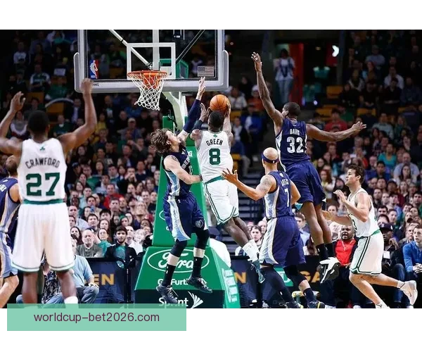 绿军双核对话揭秘 布朗塔图姆交流为全队定下节奏